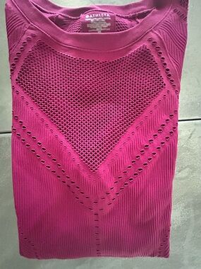 Athleta Magenta/Pink Seamless Workout Top